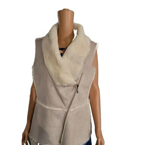 White House Black Market Faux fur Shearling Vest L  Asymmetric Zipped  W/pockets